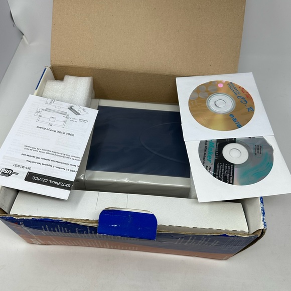 Vintage Polaroid BurnMAX40EX External CD Writer/Rewriter NEW Open Box E4 - Picture 4 of 5